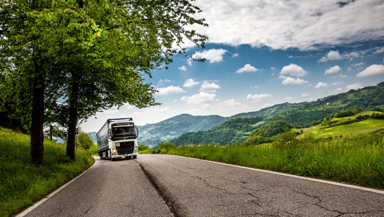 Sartori Transportis lastebiler kjører 150 000 km hvert år. Med I-Shift Dual Clutch anslår de at hver lastebil sparer cirka 22 000 kr i drivstoff hvert år. 